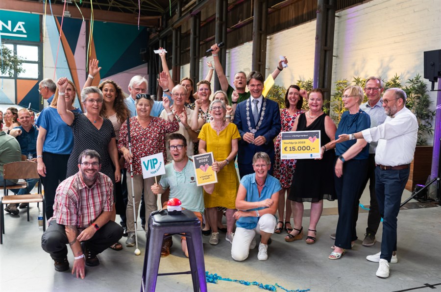 Bericht VIPvoorElkaar uit Rijen wint de Nationale Vrijwilligersprijs 2022 bekijken